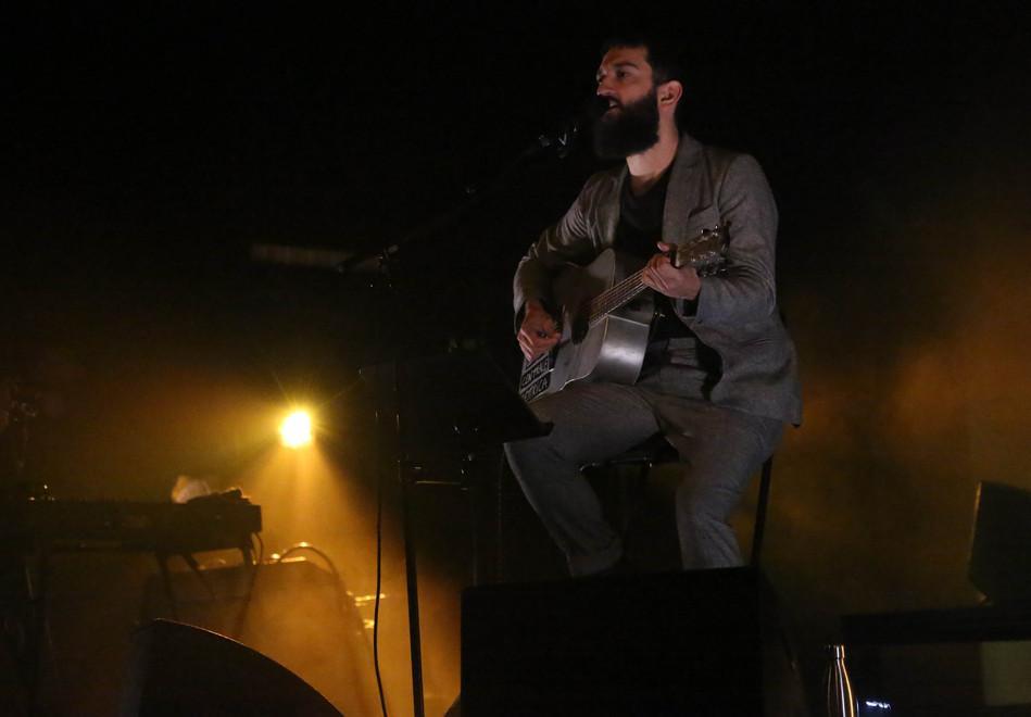 Il cantautore (e scrittore) Vasco Brondi sarà questa sera sul palco del Festival Gaber