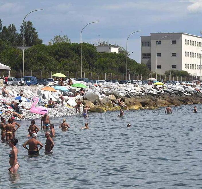 Nessuna sorveglianza in quel tratto di litorale