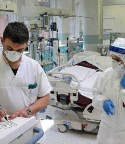 Covid, raddoppiano i contagi in provincia Zero decessi in Toscana