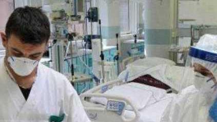 Covid, raddoppiano i contagi in provincia Zero decessi in Toscana