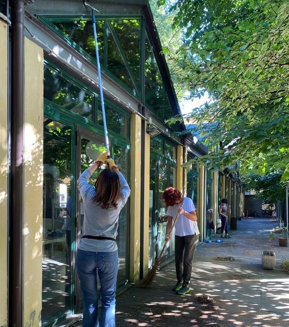 Volontari al lavoro al Catomes Tot «Dopo dieci mesi finalmente riapriamo» 