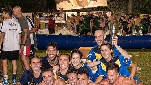 Drappo col cuore in gola Il rione Cirenaica accelera e vince il Palio più atteso