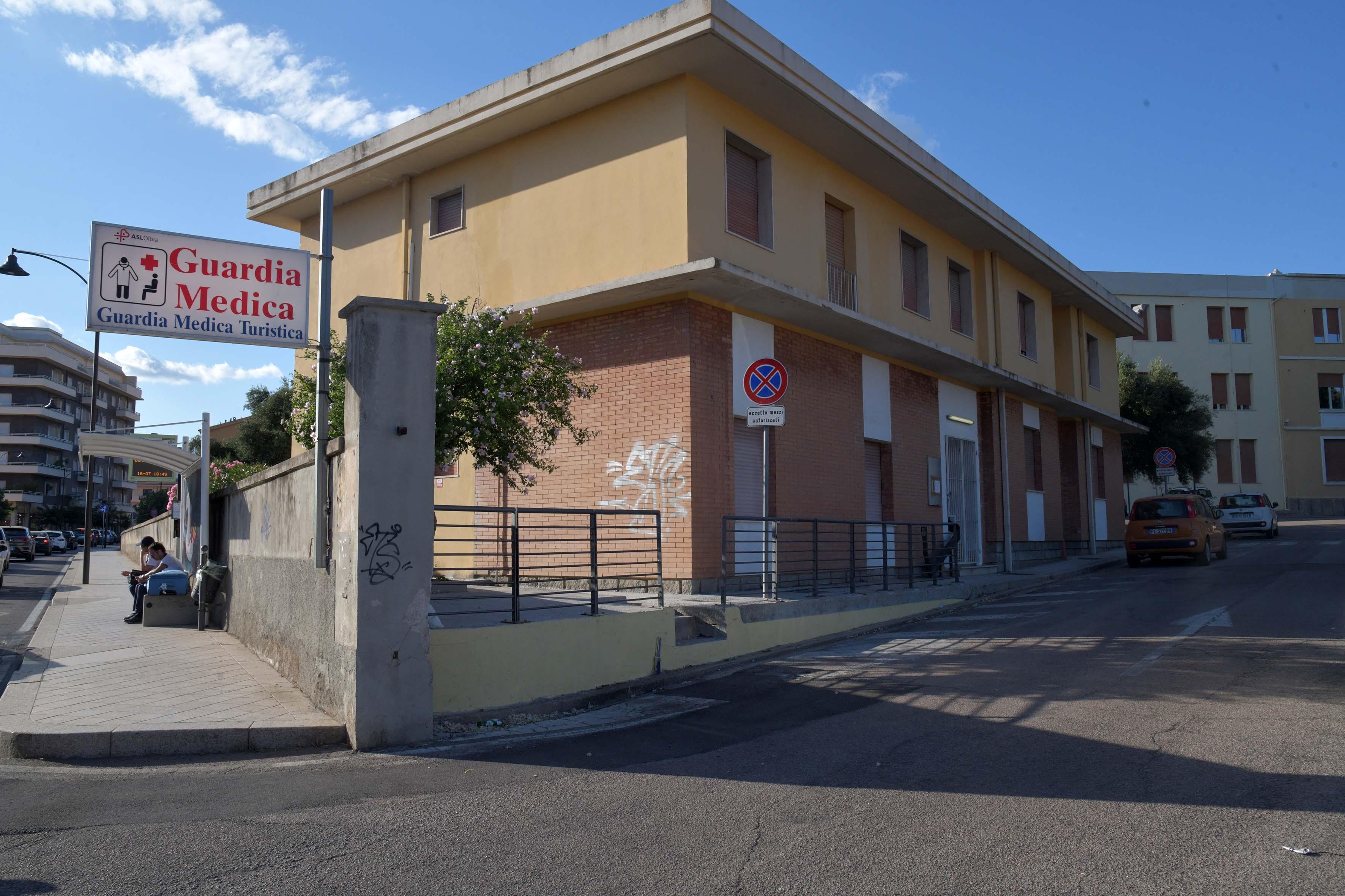Guardie mediche turistiche chiuse, atto di forza del sindaco di Loiri per aprirle