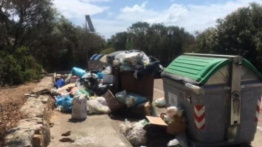 Arzachena, rifiuti e traffico nel caos: «Accoglienza è ben altro» 