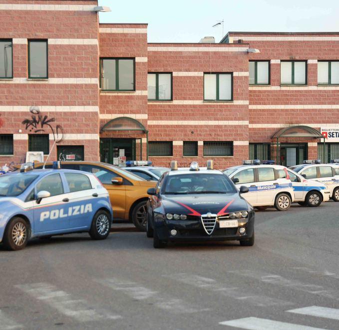 Ragazze aggredite in zona stazione, i residenti insorgono 