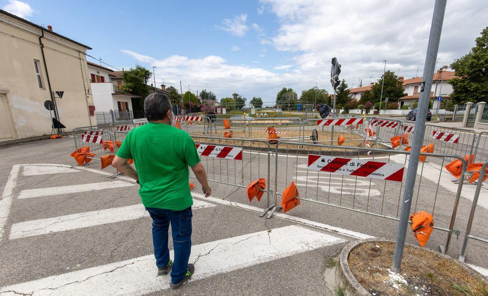 A Baura viabilità ancora stravolta «Non si sa come andare in piazza»