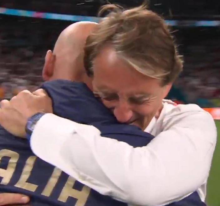 Mancini, chiedimi se sono felice «Resteremo nei libri di storia»