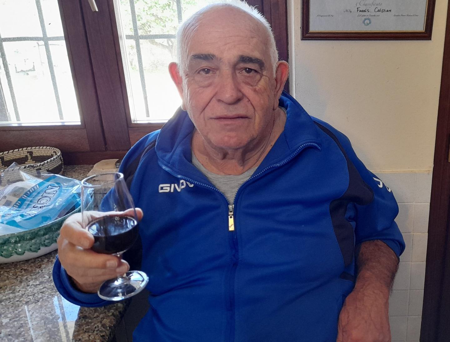 Marcello Fronteddu sul podio del concorso enologico Gallura