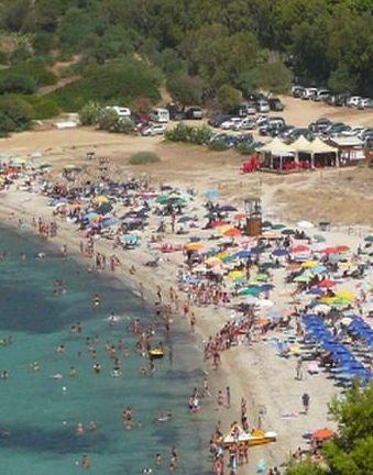 Con la moto contro un palo morto 20enne di Quartu 