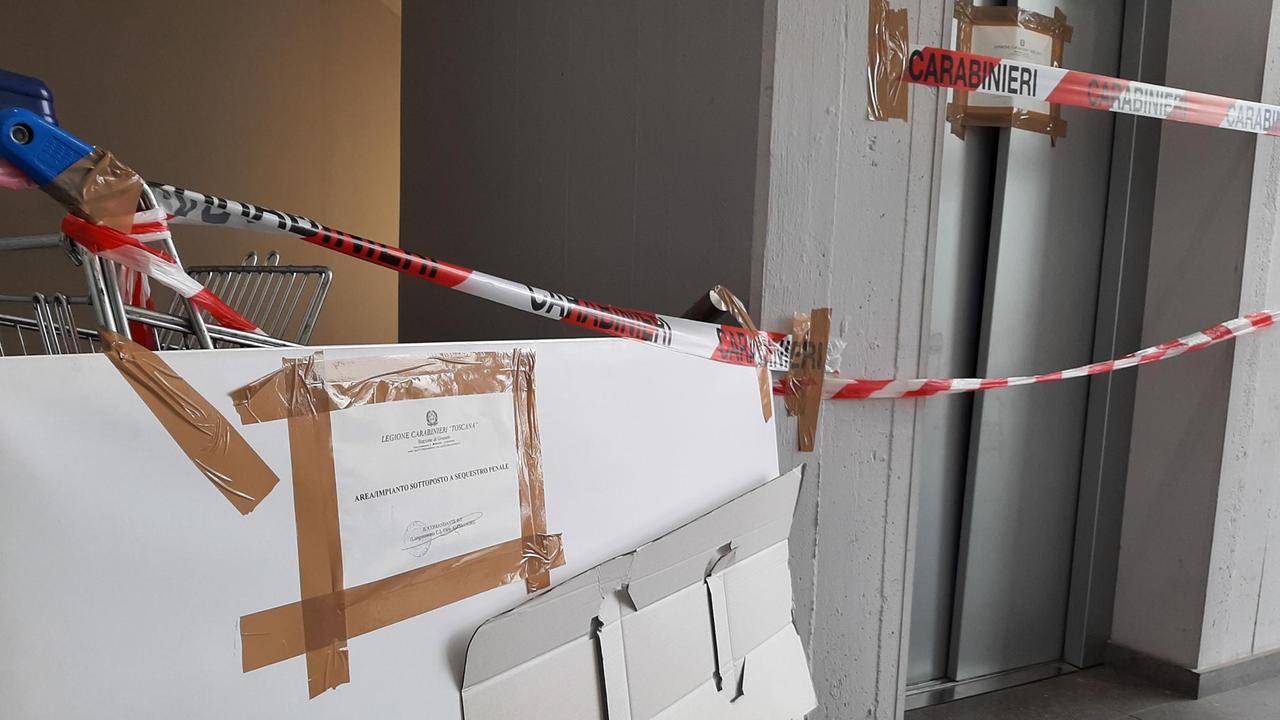 L’ascensore precipitato dal primo piano sarà smontato e rimontato in Procura