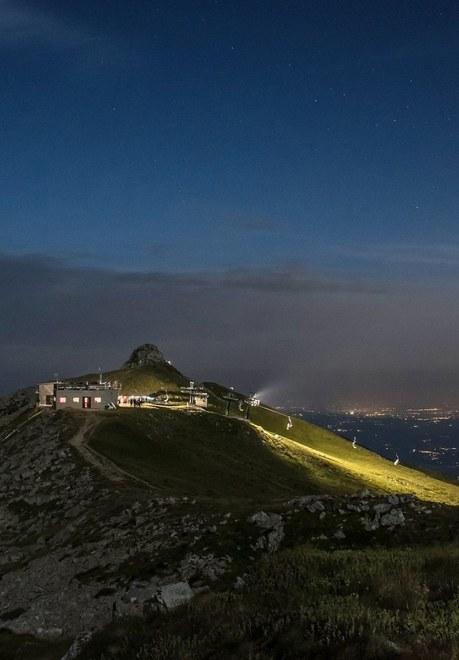 Il Monte Cusna e il rifugio del Crinale, foto Mauro Malvolti