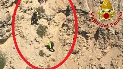 Bloccati sulle rocce Salvati con l’elicottero
