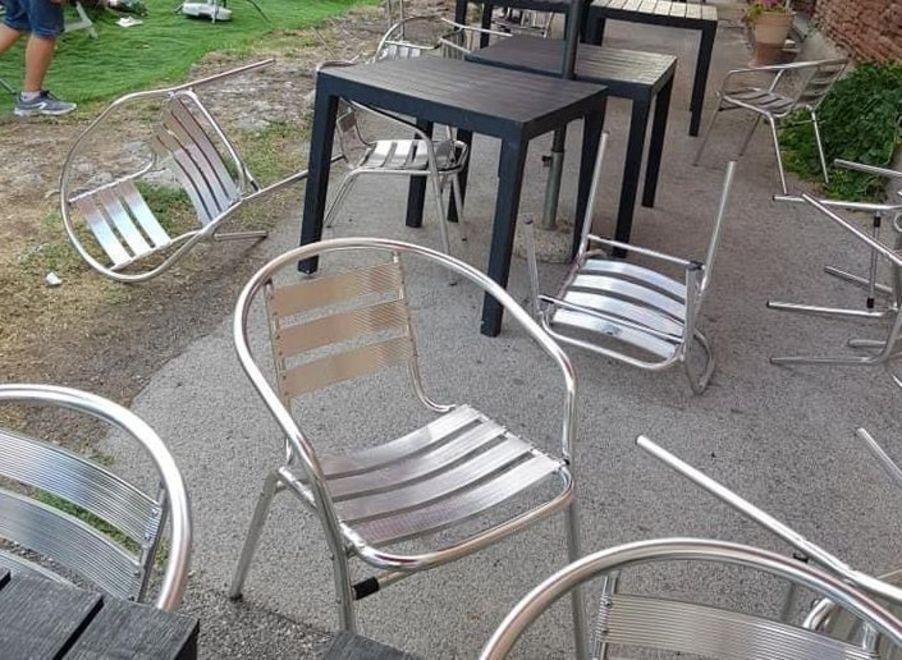 Vandali si accaniscono su osteria e piadineria in zona piazza Gramsci 