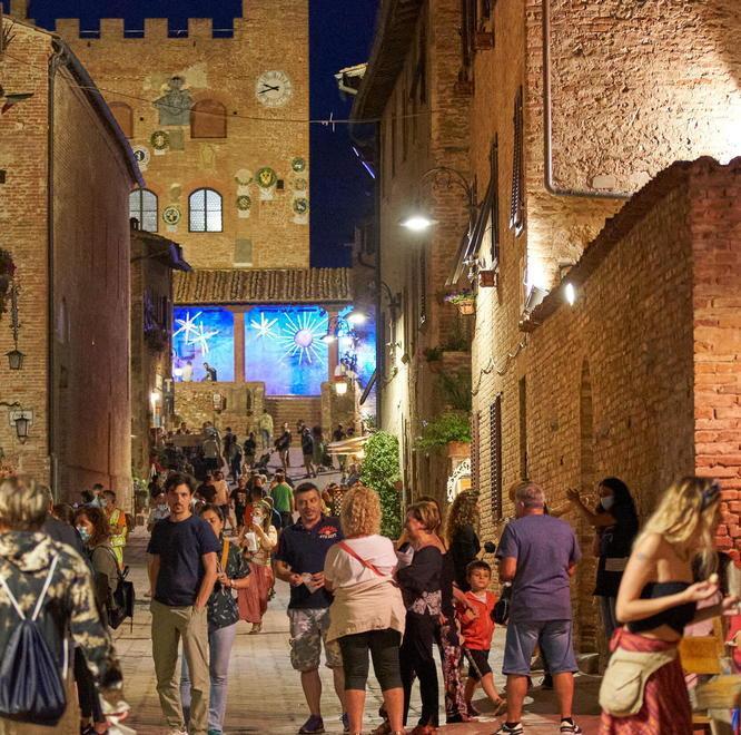 Mercantia, quattro giorni da incorniciare Cento spettacoli e migliaia di persone 