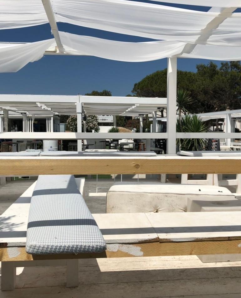 Movida e assembramenti la polizia chiude un locale 