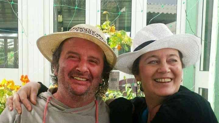 Precipita e muore da 15 metri, il buongiorno di Daniele ai vicini e l’urlo della compagna