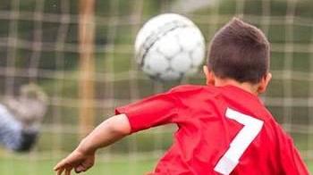 Undici anni eppure già esclusi «Questo calcio non è più sport»