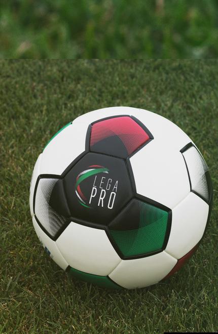 Presentato il nuovo pallone ha anche un QR Code per notizie e aggiornamenti 