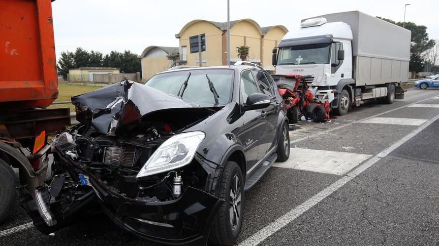 Incrocio pericoloso Benazzi richiede interventi urgenti