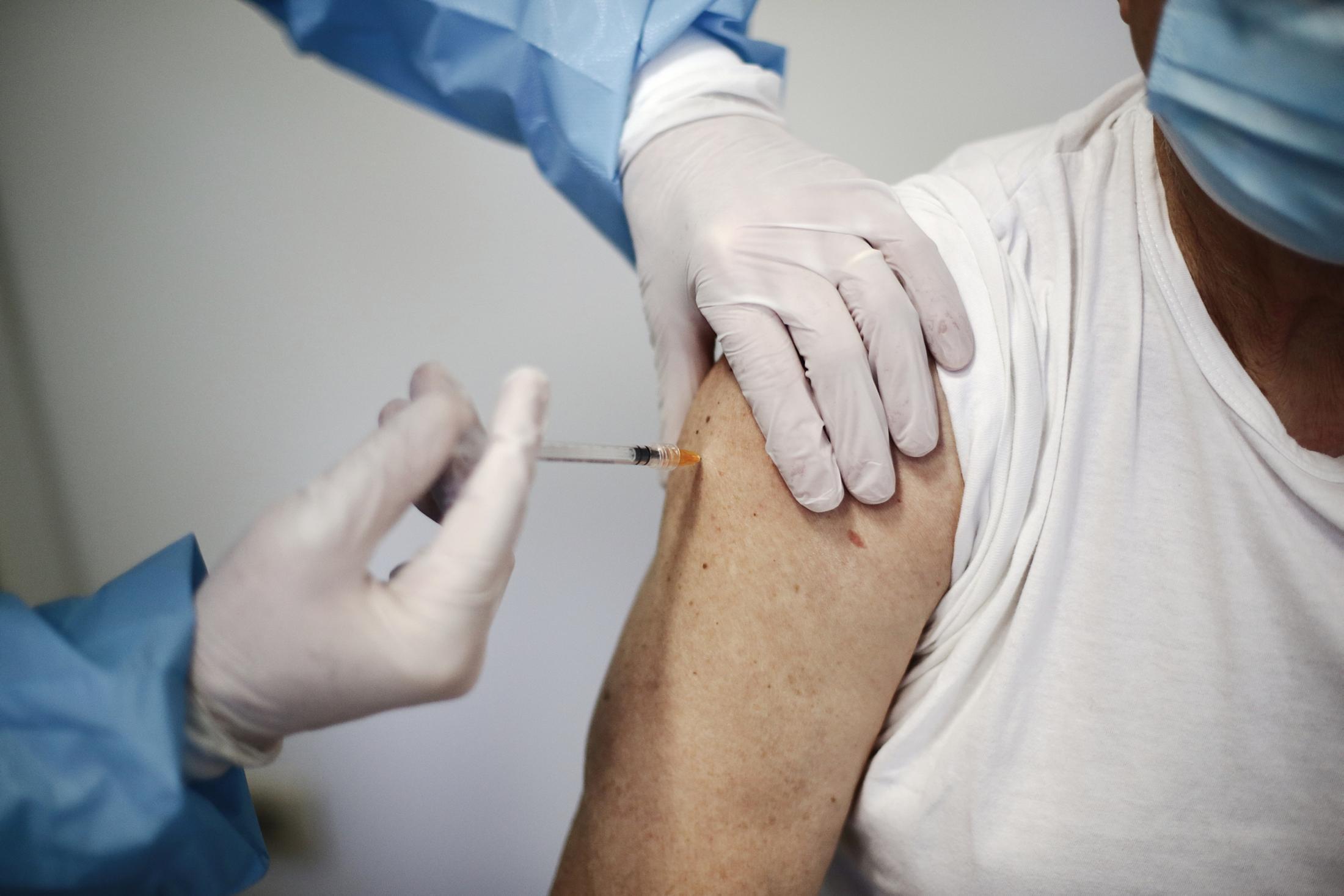 Sono 7mila gli “over 60” versiliesi non vaccinati 