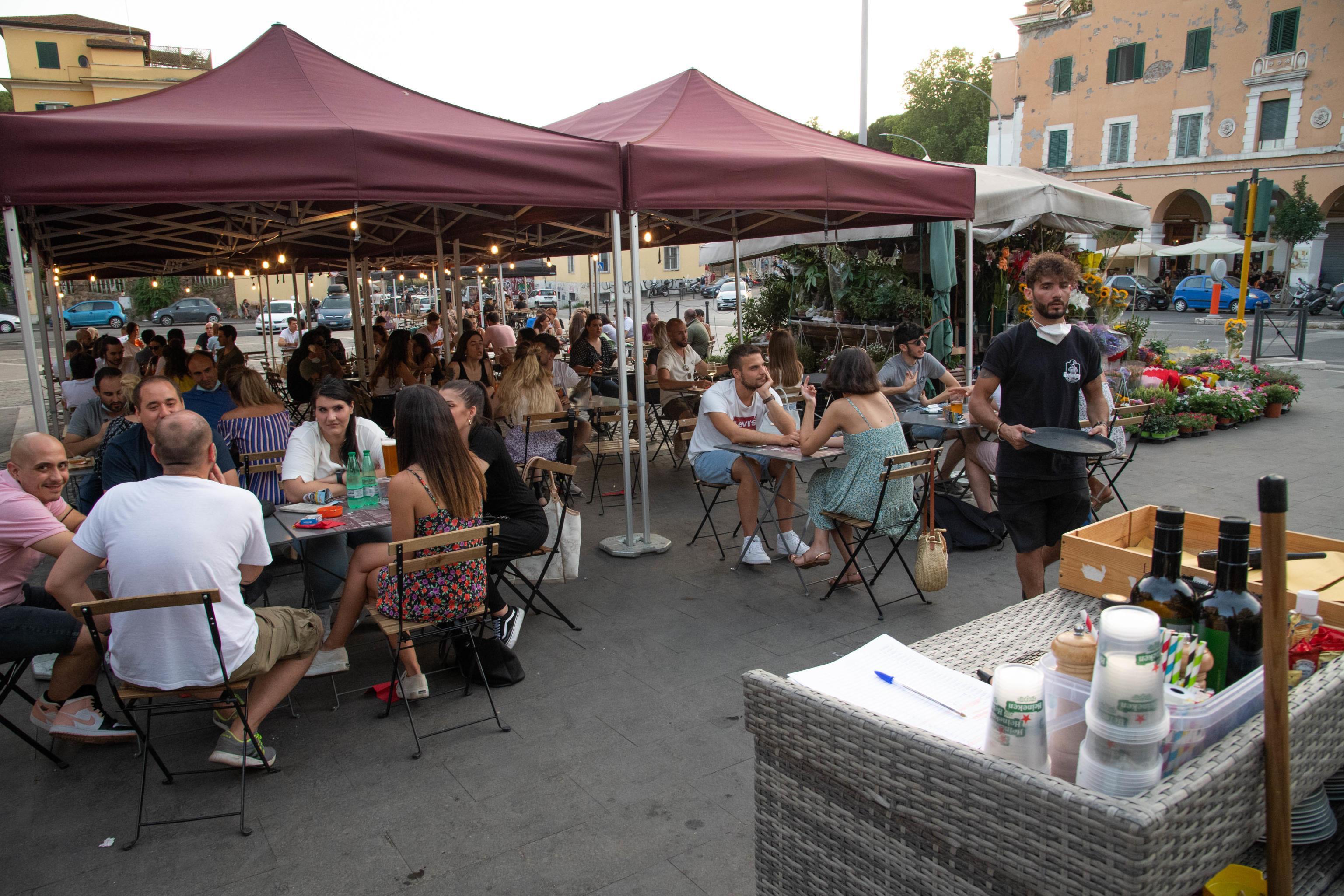 Contagi Covid, Sardegna prima per incidenza e indice Rt