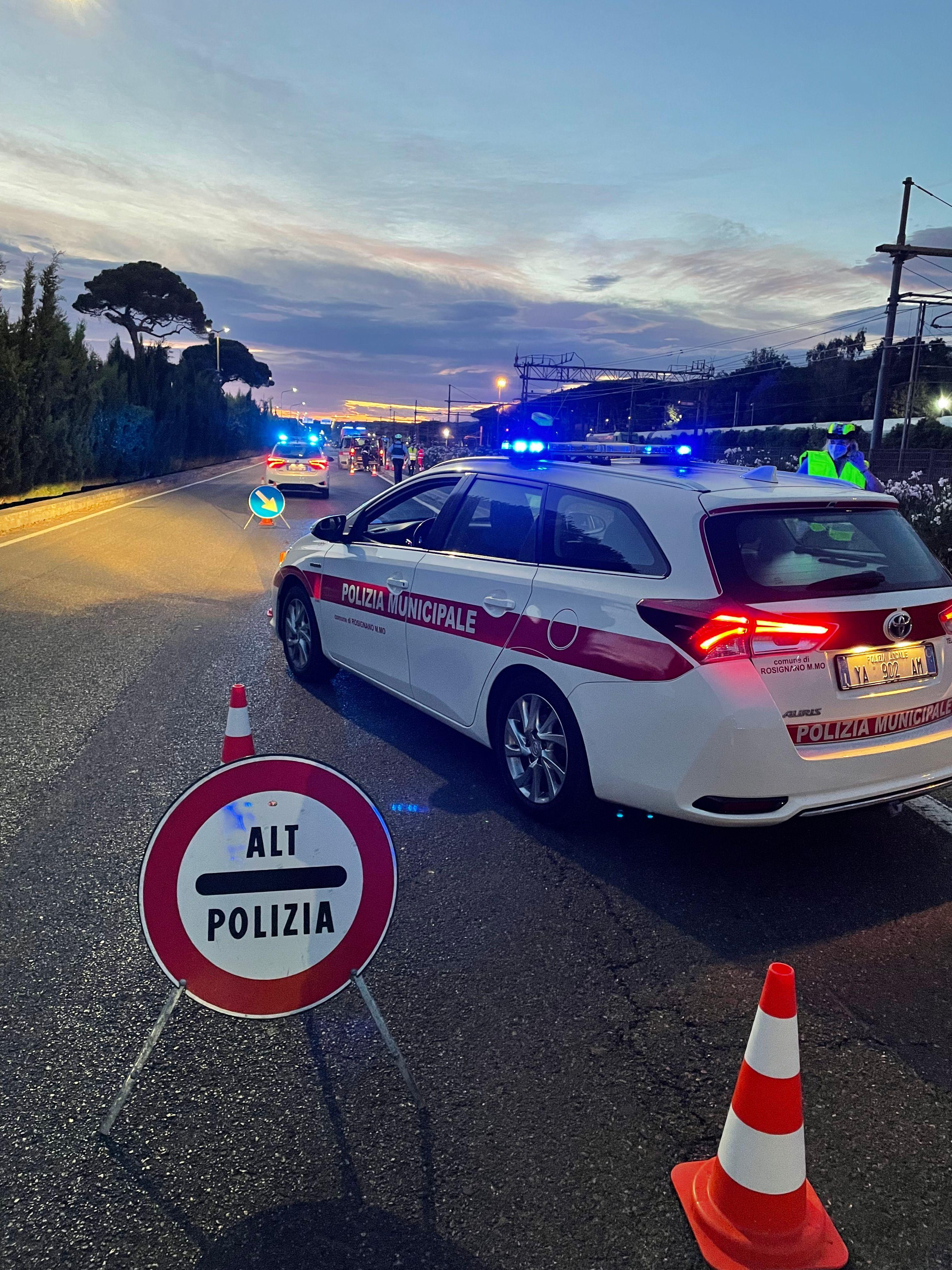 Controlli con l'etilometro per 104 persone a Rosignano: multe e due patenti ritirate