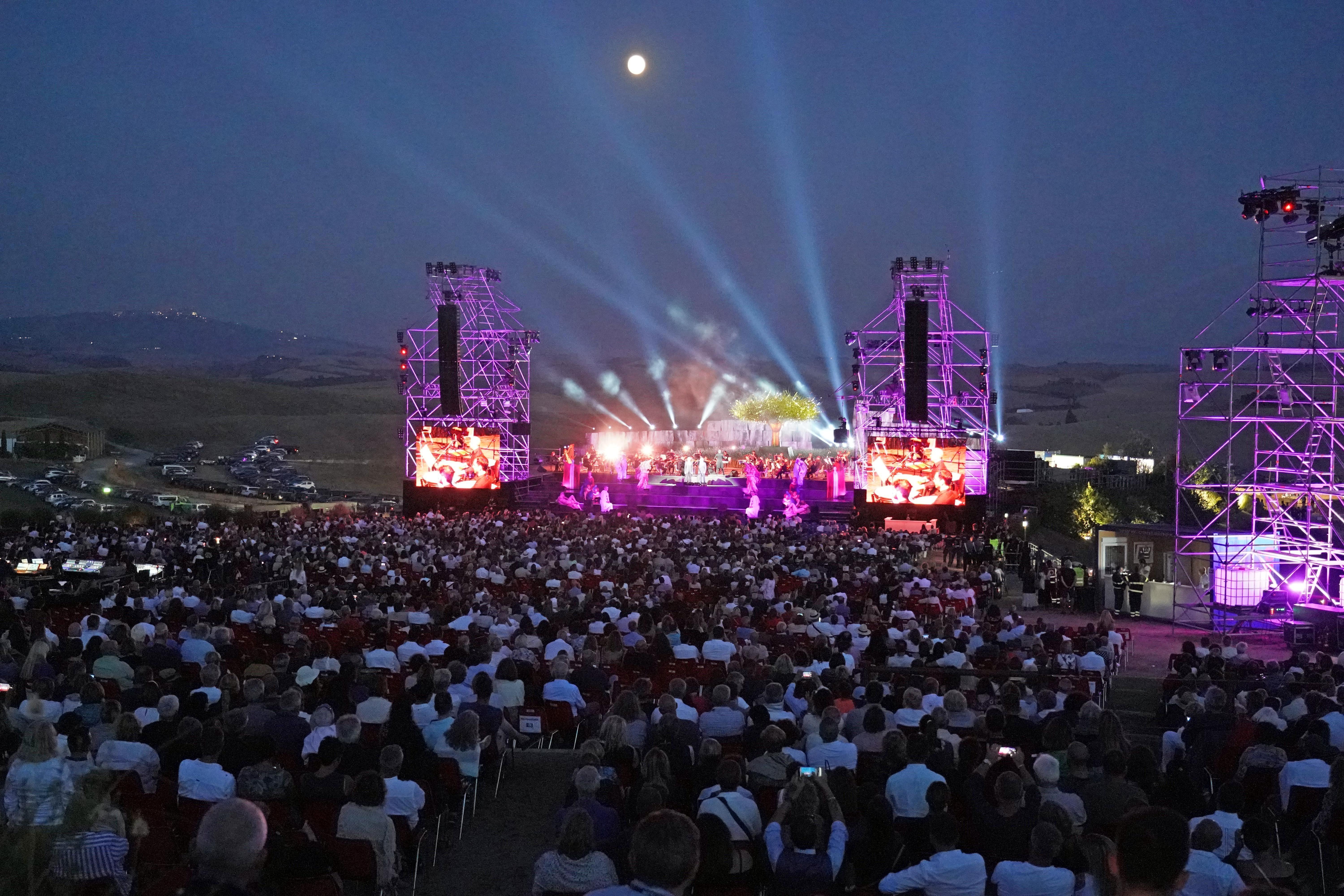 Il magico ritorno del Teatro del Silenzio anche senza star e vip 