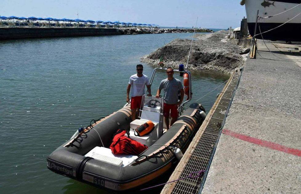 Ecco i mezzi acquatici dei vigili del fuoco a presidio della costa 