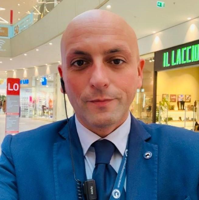 Si sente male in auto e la guardia lo salva con un pronto intervento 