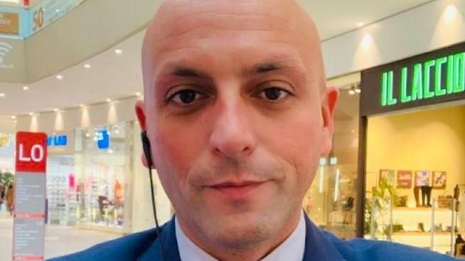 Si sente male in auto e la guardia lo salva con un pronto intervento