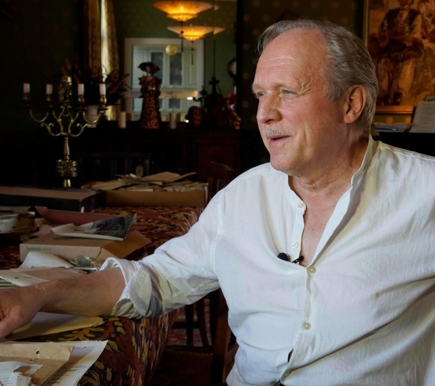 L’attore tedesco Tukur ad Atzara sulle tracce del nonno pittore 