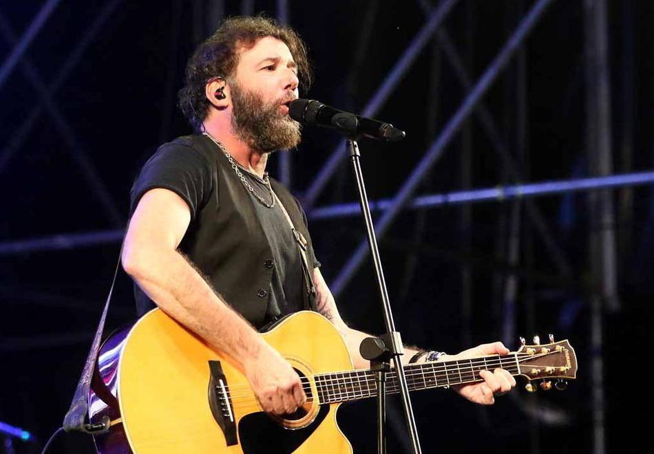 Il cantautore toscano Paolo Vallesi sarà lui l’ospite d’onore del Festival estivo