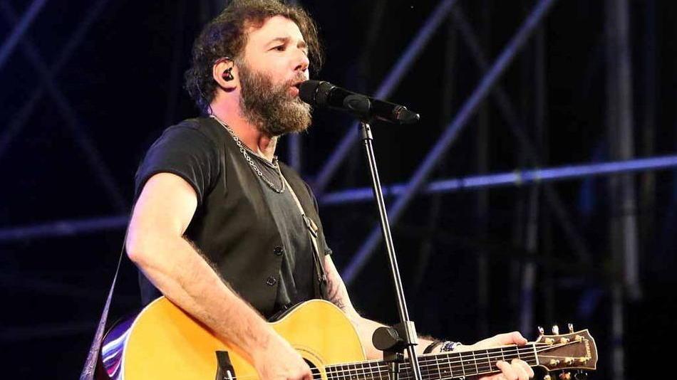 Il cantautore toscano Paolo Vallesi sarà lui l’ospite d’onore del Festival estivo