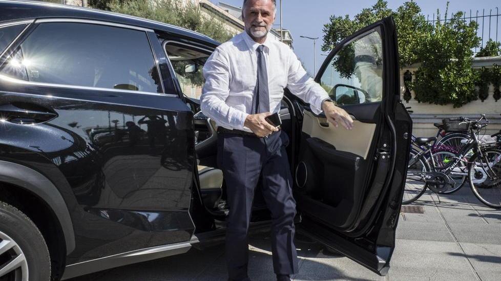 Il ministro del turismo a Livorno e la promessa ai balneari: soluzioni per le concessioni