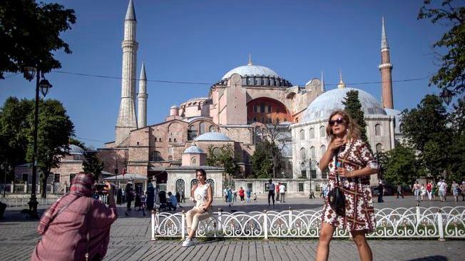 Turchia respinge critiche Unesco su Santa Sofia