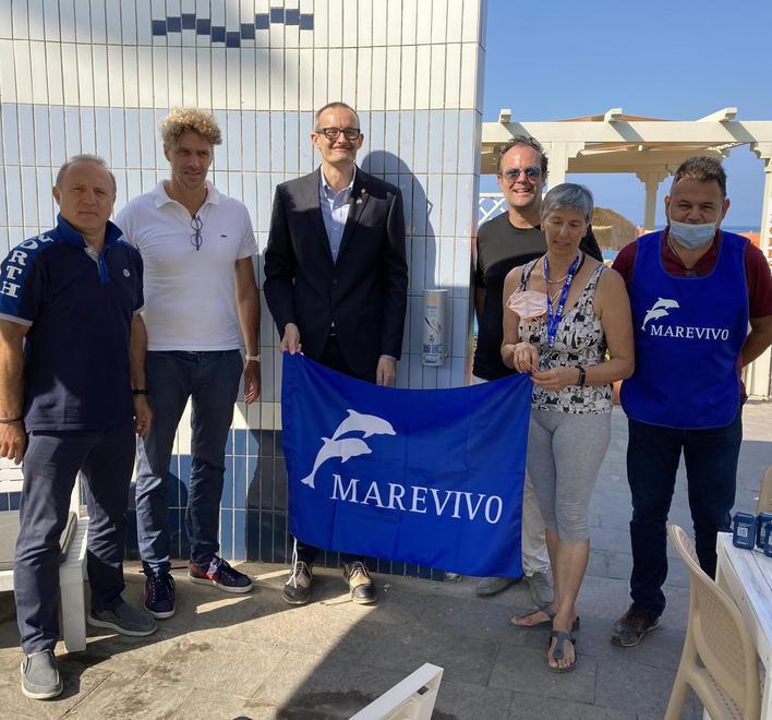 Posacenere salva-spiagge da mettere sotto l’ombrellone