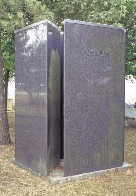 La scultura di Pacini sarà rimessa a posto Rotta perché montata in maniera errata 