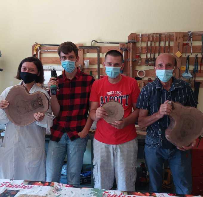 Meglioli dona tavole in noce per i lavori dei ragazzi del Cto 
