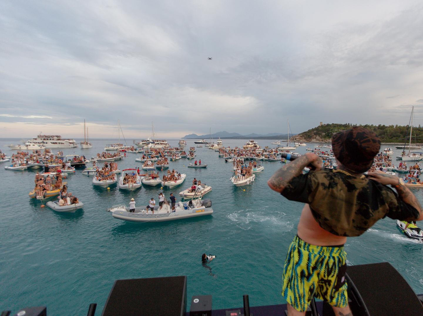 Salmo con Sinclar e Coez mega live in mezzo al mare