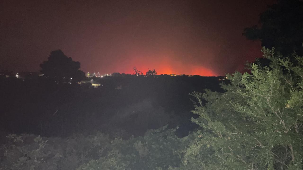 L'incendio nella notte visto da Tresnuraghes