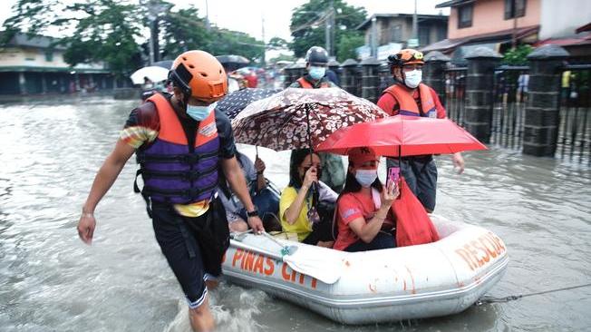 Filippine: migliaia di evacuati a Manila per alluvioni