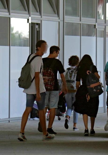 Niente capannoni, gli studenti del liceo Enriques ritornano a Porta a Mare 