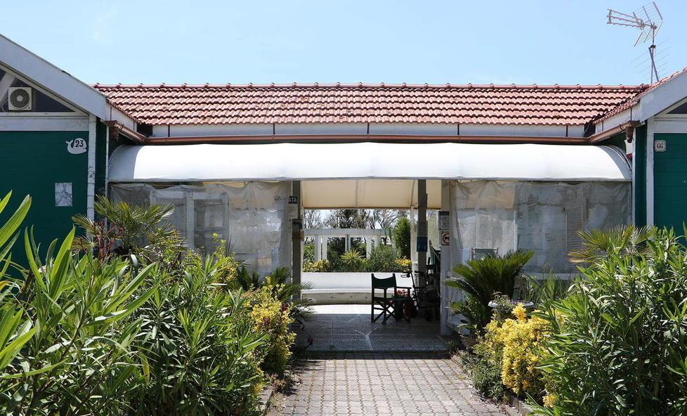 Marina di Carrara, spiaggia libera all’ex Marino in attesa del verdetto dei giudici 