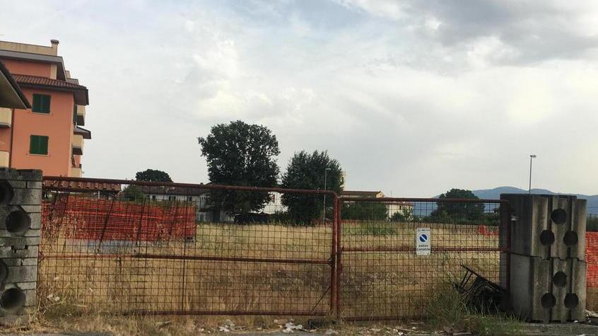 Un'immagine dell'area dell'ex cantiere Giusti per l'edilizia tra via Piccioni e via Foresi
