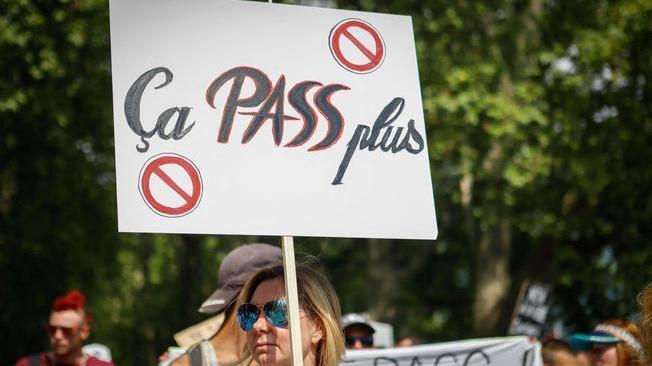 Covid: Francia,accordo per l'estensione del pass sanitario