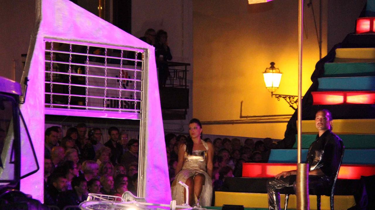 Performance teatrali in piazza a Carmignano durante il San Michele (foto d'archivio)