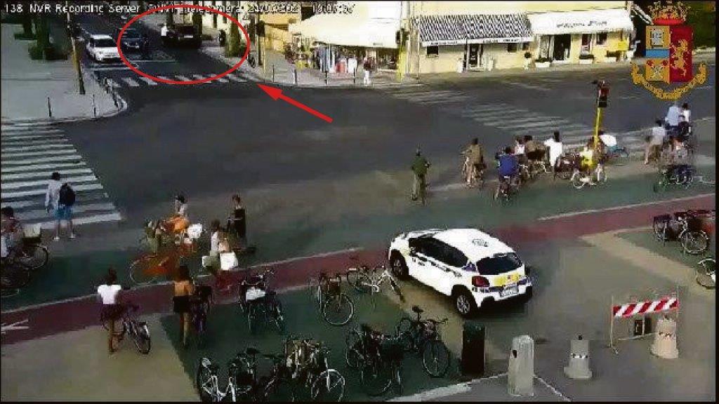 Arresto lampo della polizia dopo la rapina a una turista