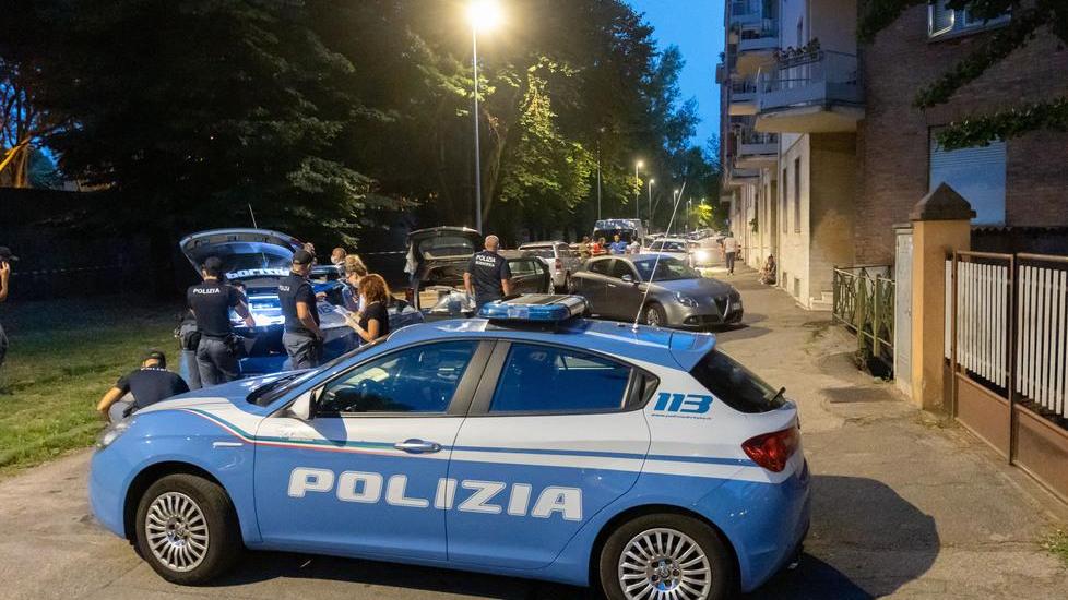 «Abbiamo chiamato i soccorsi» «Era un uomo gentile e riservato»