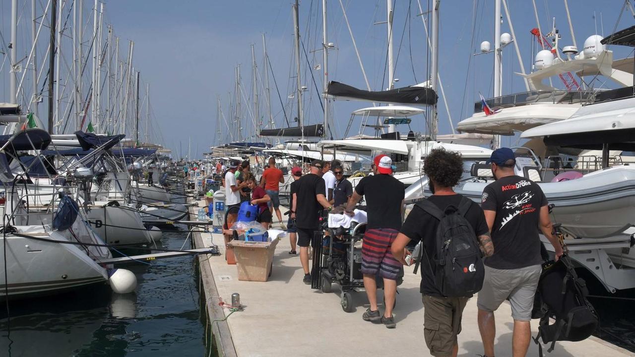 Per Salmo un maxi palco sul mare
