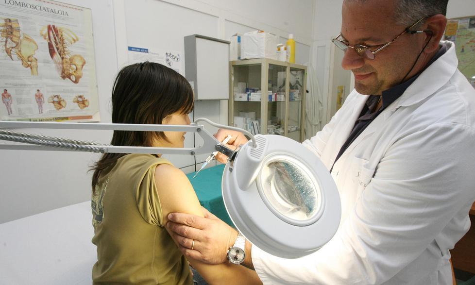 Dal 10 agosto i pediatri di famiglia inizieranno a vaccinare contro il Covid i ragazzi tra i 12 e i 14 anni: sarà utilizzato il siero della Pfizer